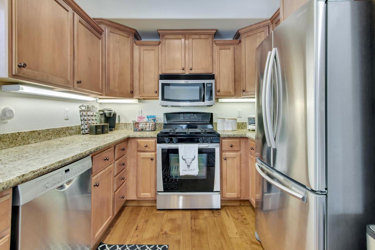Villa Downtown Paso: Sip N Sleepz 3 Bed/2.5 Bath à Paso Robles Extérieur photo